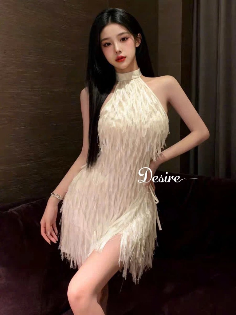 Desire Store, Váy ngủ tua rua cổ yếm sang trọng quyến rũ - Váy ngủ sexy sẻ đùi cao cấp DESIRE VN-6533 image 9 of 10