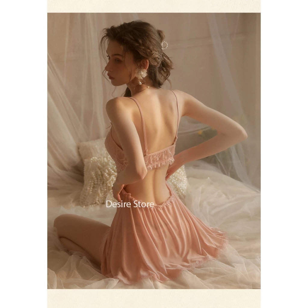 Desire Store, Váy ngủ ren và áo choàng và quần chip xuyên thấu cut out lưng sexy kèm chip VN-8449 image 8 of 14