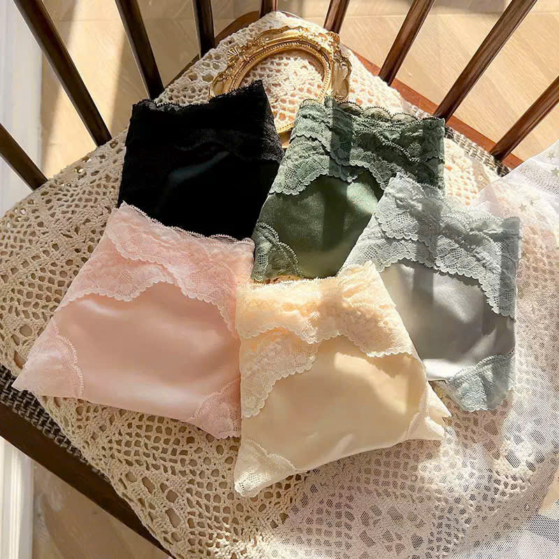 Desire Store, Quần Lót Ren Phối Lụa Cao Cấp – Thiết Kế Viền Ren Trái Tim Điệu Đà DESIRE - 3039 (Premium Silk & Lace Panties with Charming Heart-Patterned Lace Trim DESIRE 3039) image 3 of 11