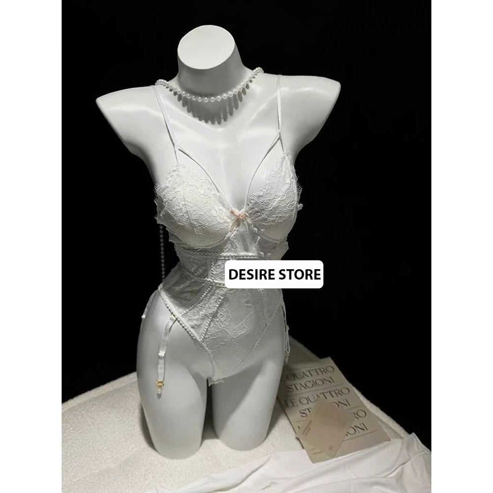 Desire Store, Bộ Bodysuit ren Jump ren xuyên thấu kèm tất lưới ren phong cách gợi cảm sexy DESIRE VN-1379 - Váy Trắng image 16 of 16