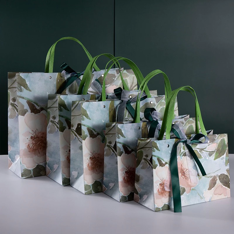 Desire Store, Túi giấy đựng quà sang trọng hoạ tiết tranh sơn dầu XANH LÁ hình chữ nhật hộp quà thắt nơ lụa túi quà TQ-02 image 5 of 10