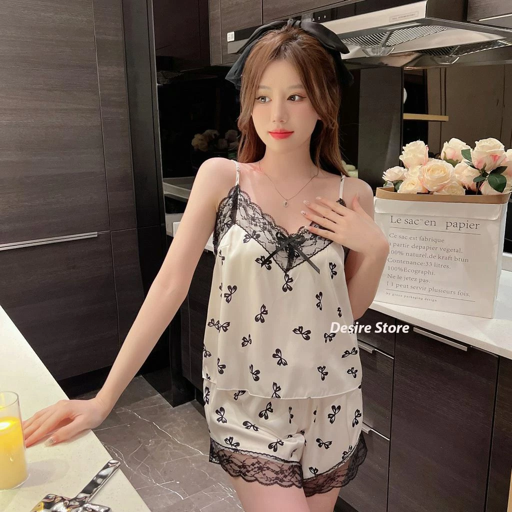 Desire Store, Đồ bộ lụa satin hai dây hoạ tiết hoa mát mịn mùa hè DBN-0026 image 7 of 16