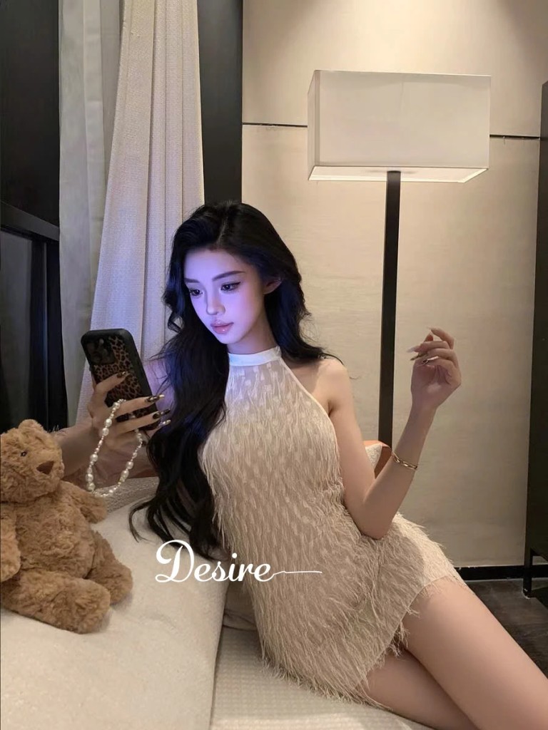 Desire Store, Váy ngủ tua rua cổ yếm sang trọng quyến rũ - Váy ngủ sexy sẻ đùi cao cấp DESIRE VN-6533 image 6 of 10