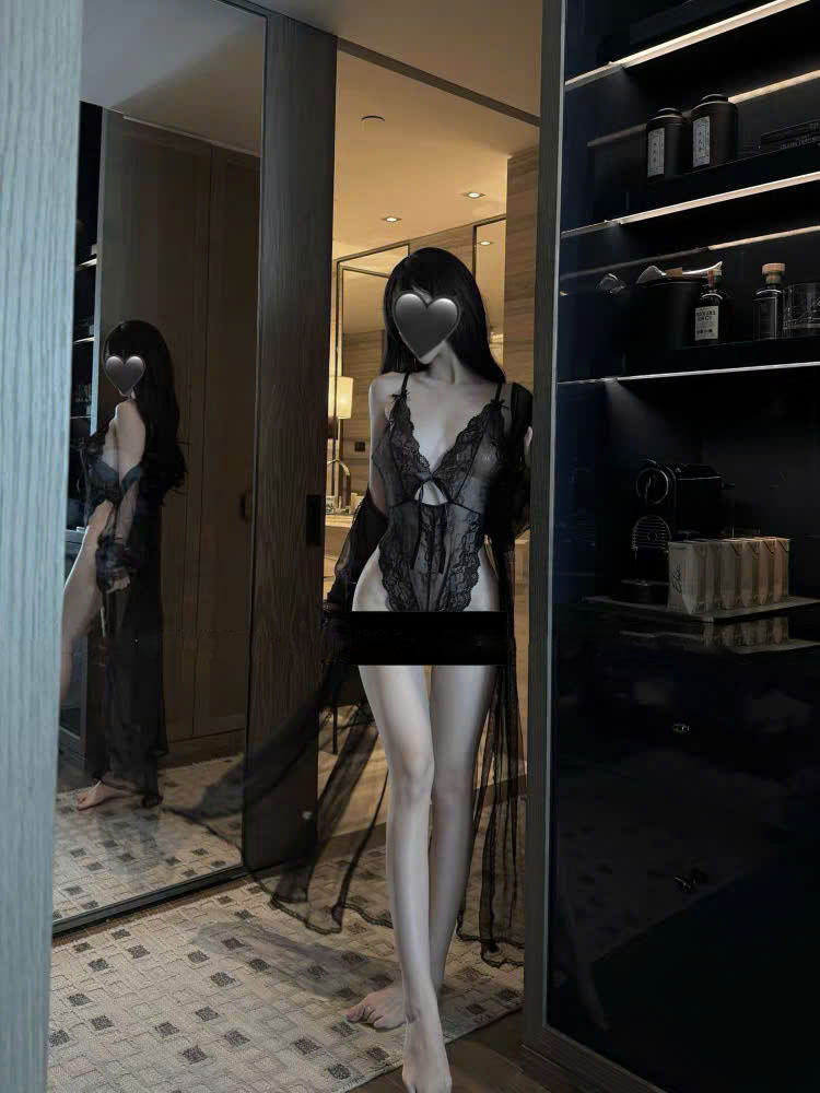 Desire Store, Set Bodysuit và Áo choàng ren xẻ đáy chéo lưng gợi cảm DESIRE VN-8683 image 5 of 12