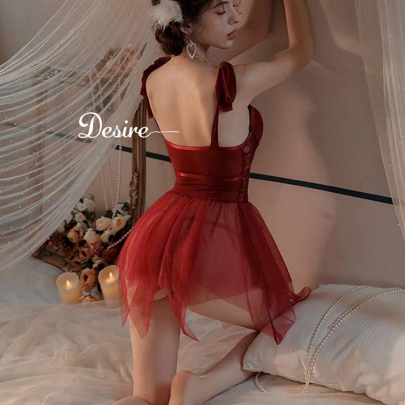 Desire Store, Váy ngủ ren đỏ hai dây cúp ngực sexy kèm quần chip DESIRE- 1059 (Sexy red lace camisole nightdress with matching panties DESIRE-1059) image 4 of 7