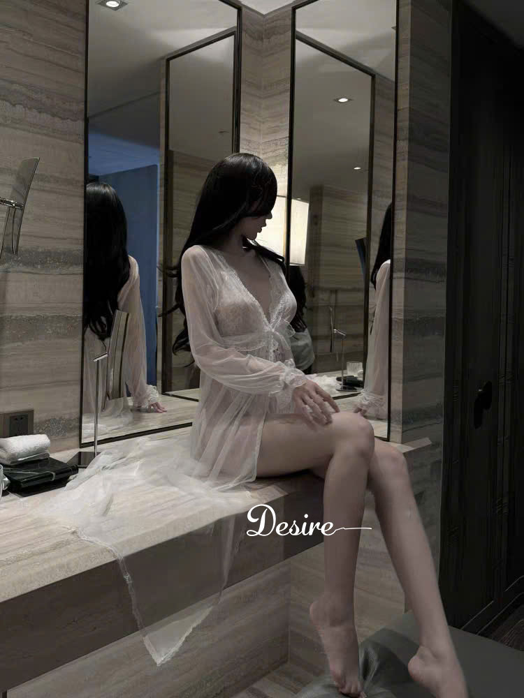 Desire Store, Set Bodysuit và Áo choàng ren xẻ đáy chéo lưng gợi cảm DESIRE VN-8683 image 6 of 12