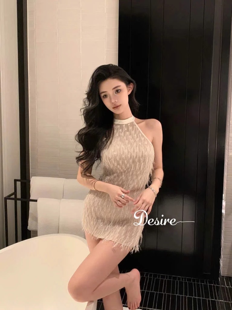 Desire Store, Váy ngủ tua rua cổ yếm sang trọng quyến rũ - Váy ngủ sexy sẻ đùi cao cấp DESIRE VN-6533 image 4 of 10