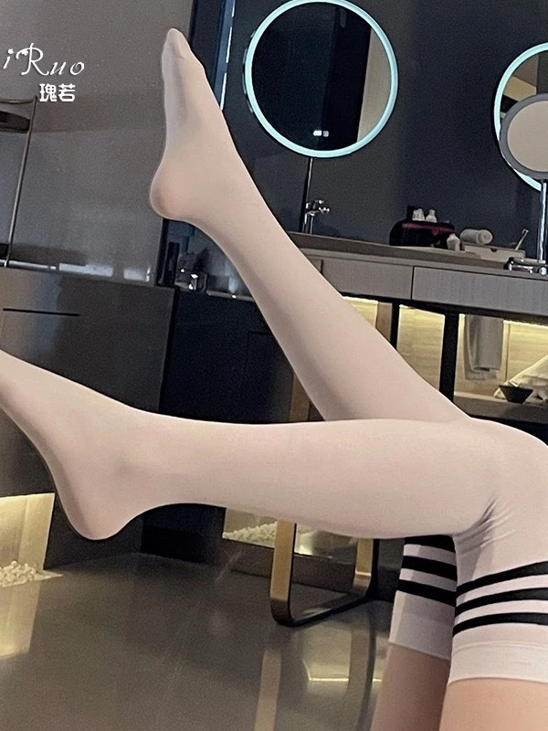 Desire Store, Tất cosplay nữ sinh loại thun trắng sọc đen chính hãng Guiruo hàng đẹp mềm T-011 image 12 of 19