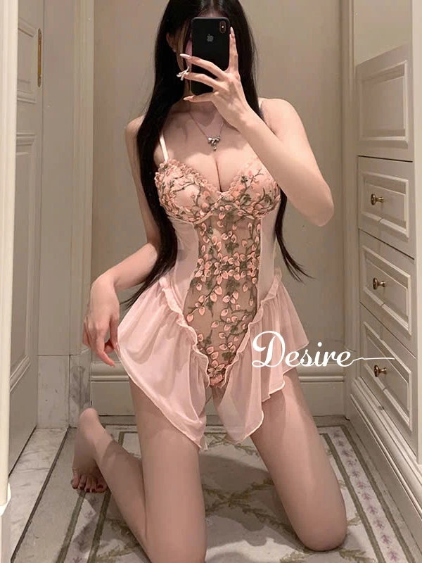 Desire Store, Váy ngủ ren liền thân bodysuit hoạ tiết hoa thêu nổi VN-1130 image 6 of 9
