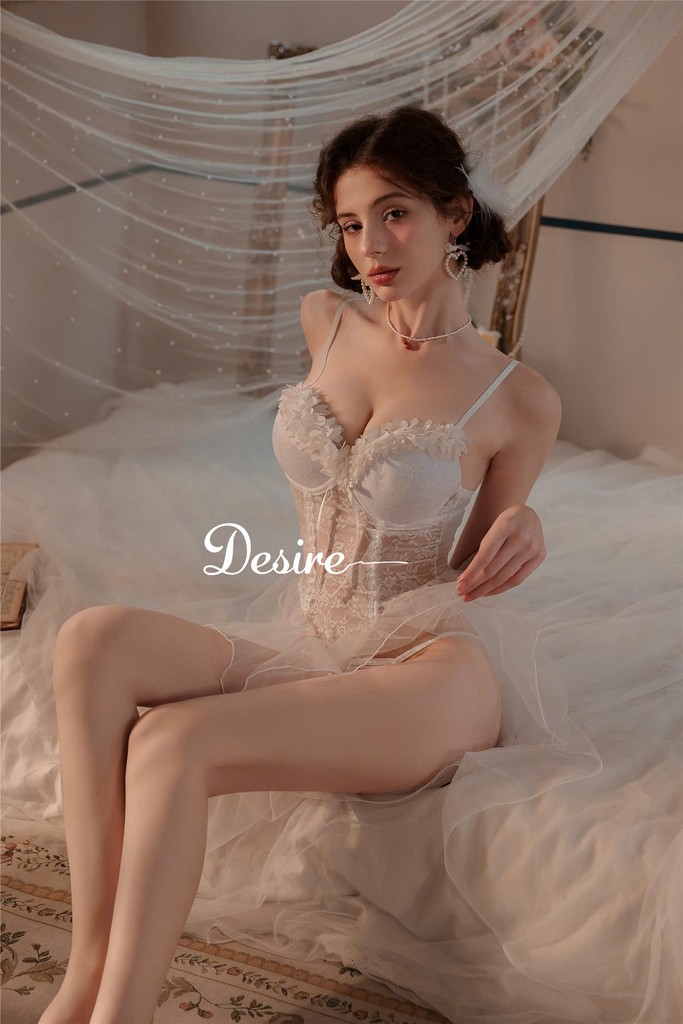 Desire Store, Váy ngủ ren có mút ngực chất mềm mịn kèm chip DESIRE VN-1057 image 1 of 10