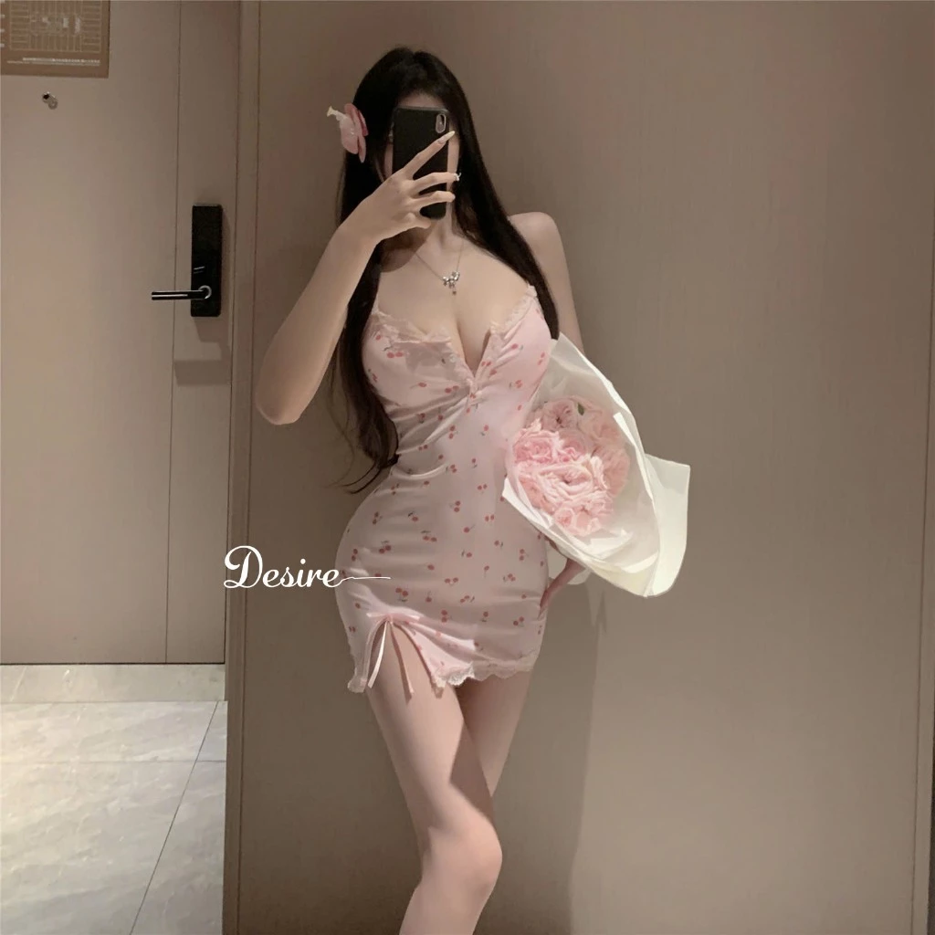 Desire Store, Váy ngủ hai dây ôm body họa tiết cherry - Đầm ngủ nữ viền ren xẻ tà thắt nơ quyến rũ DESIRE C123 image 2 of 10