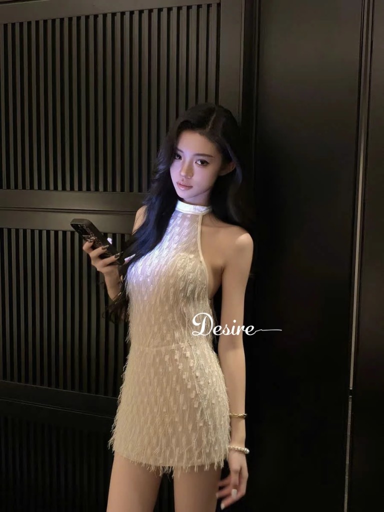 Desire Store, Váy ngủ tua rua cổ yếm sang trọng quyến rũ - Váy ngủ sexy sẻ đùi cao cấp DESIRE VN-6533 image 5 of 10